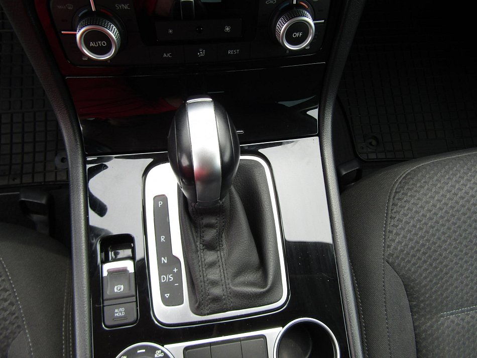 Volkswagen Touareg 3.0 TDi V6  4x4