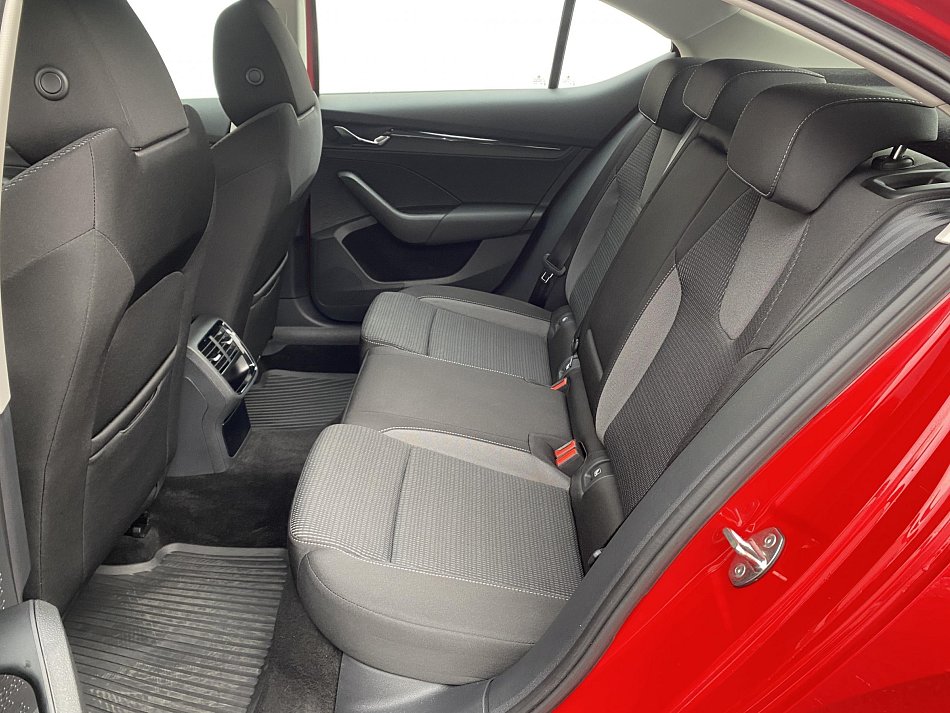 Škoda Octavia IV 1.5 TSi Ambition