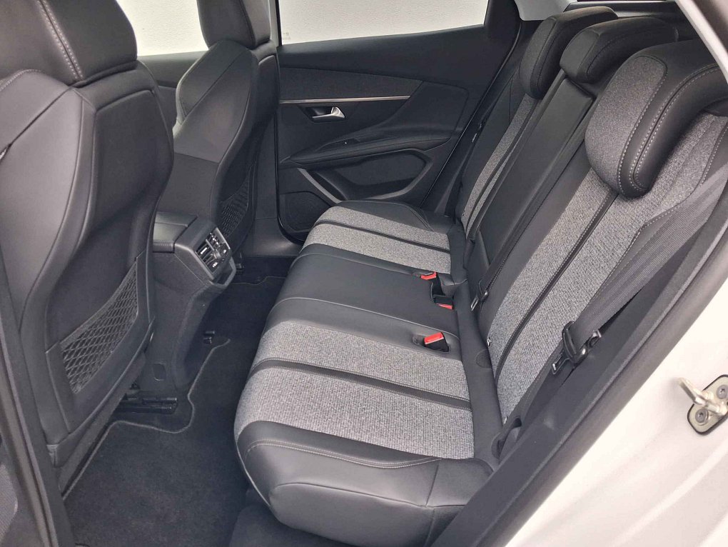 Peugeot 3008 1.2 PT Allure