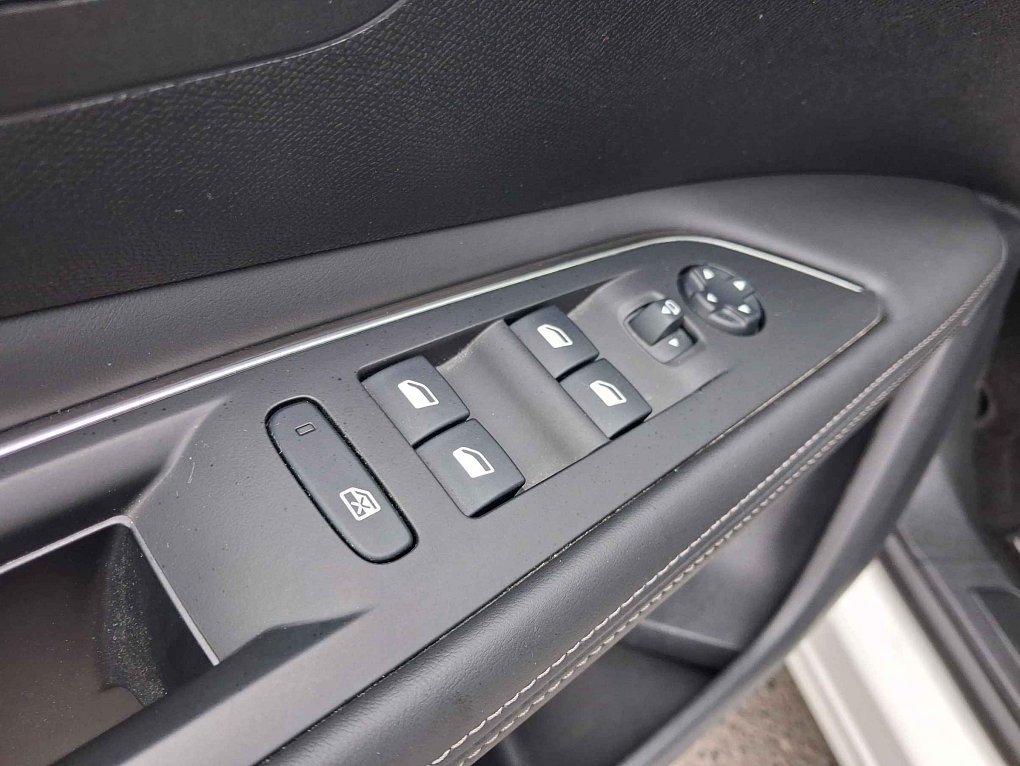 Peugeot 3008 1.2 PT Allure