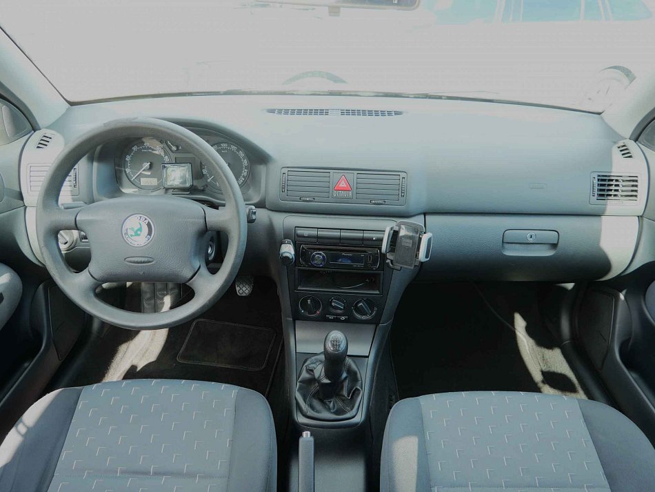 Škoda Octavia 1.6 i Tour
