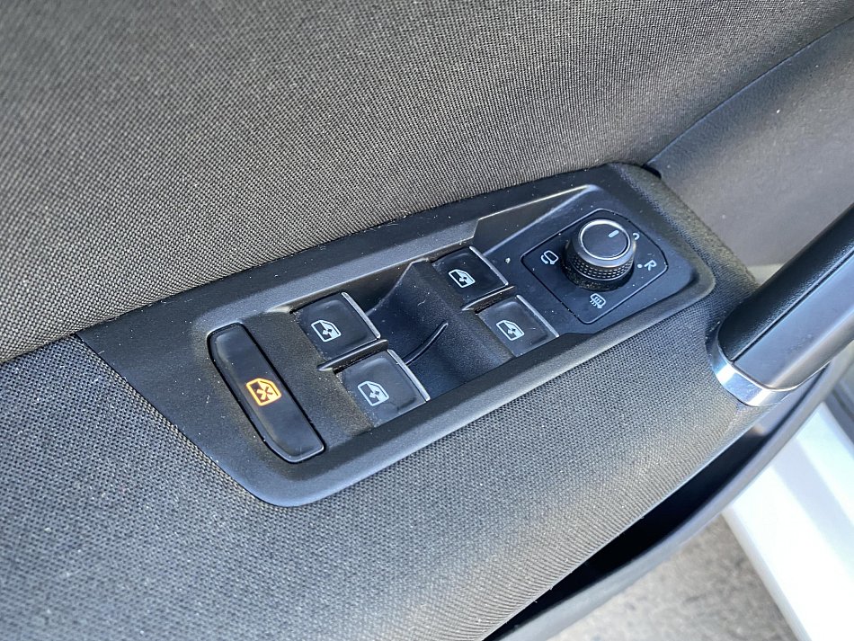 Volkswagen Touran 2.0TDi  7míst