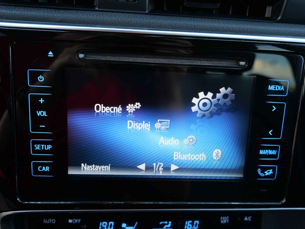 Toyota Auris 1.8HSD 