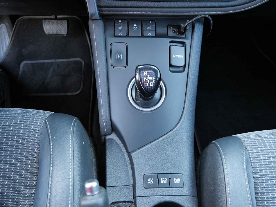 Toyota Auris 1.8HSD 