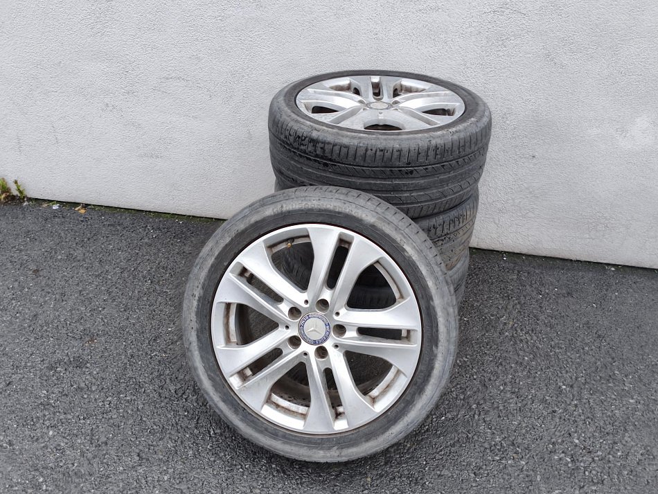 Mercedes-Benz Třída C 1.8 CGi Avantgarde C200