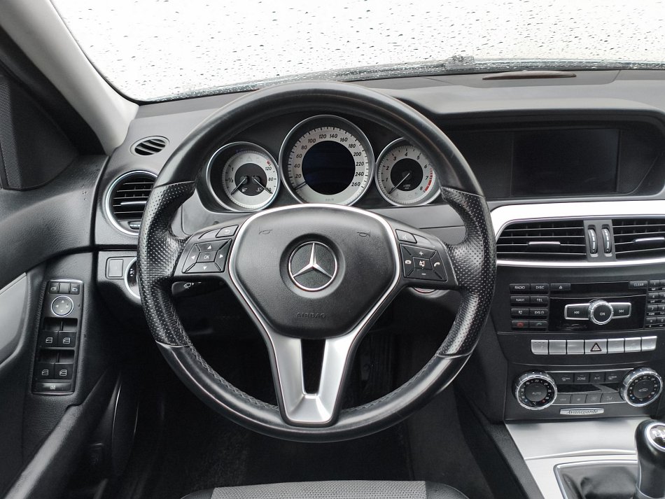 Mercedes-Benz Třída C 1.8 CGi Avantgarde C200