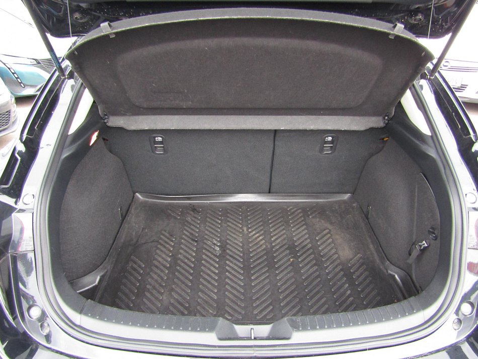 Mazda 3 2.0 i Sport