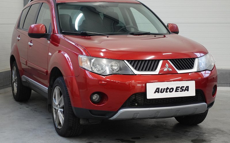 Mitsubishi Outlander 2.0 Di-D  4x4, 7míst