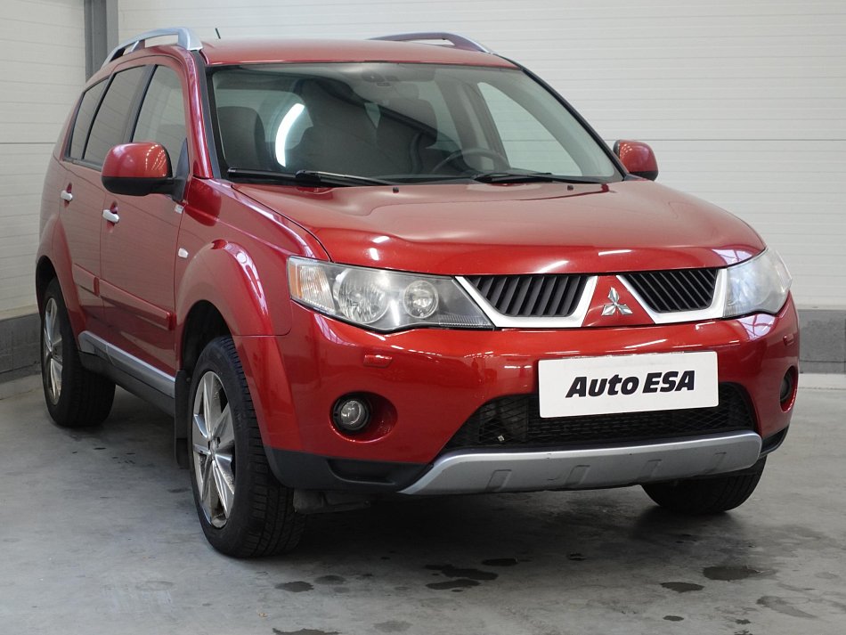 Mitsubishi Outlander 2.0 Di-D  4x4, 7míst