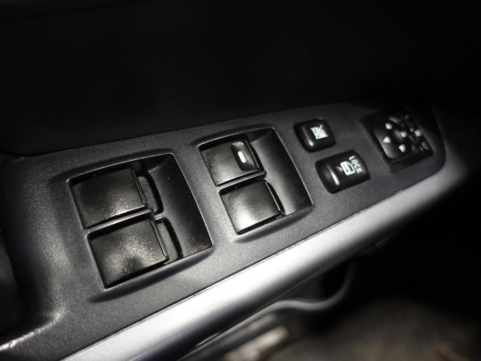 Mitsubishi Outlander 2.0 Di-D  4x4, 7míst