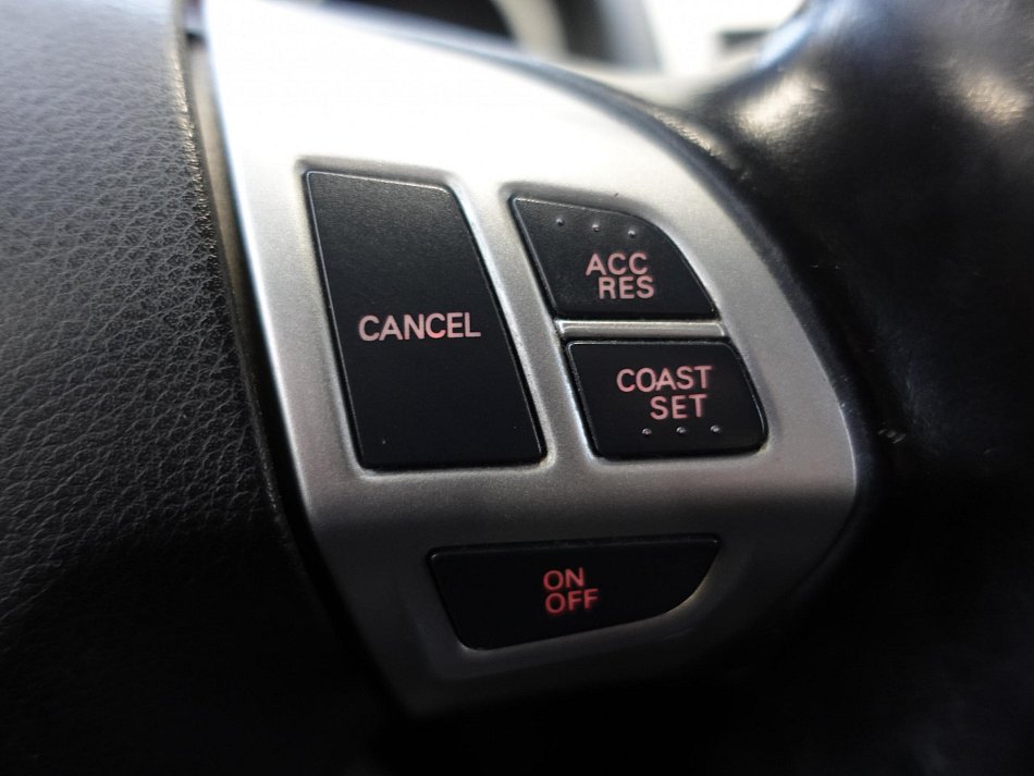 Mitsubishi Outlander 2.0 Di-D  4x4, 7míst