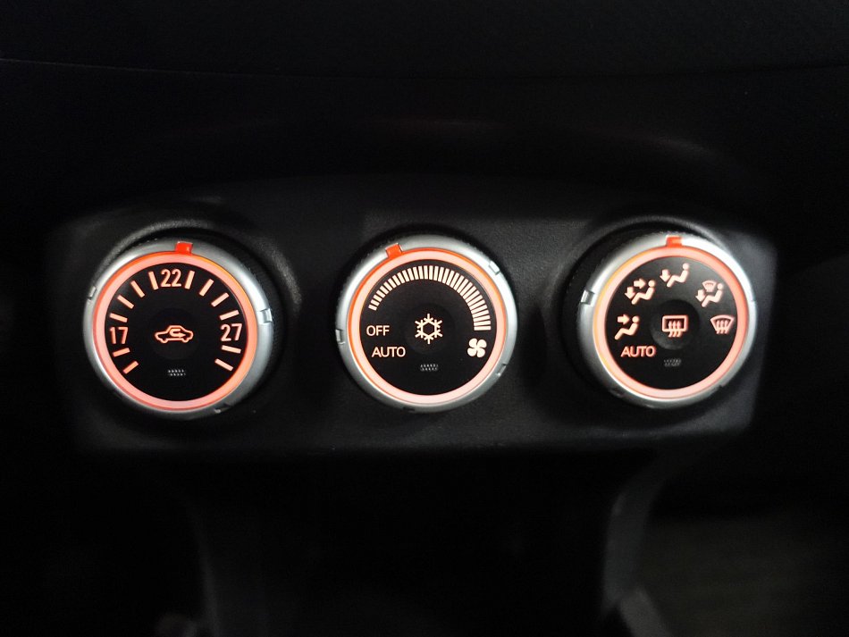 Mitsubishi Outlander 2.0 Di-D  4x4, 7míst