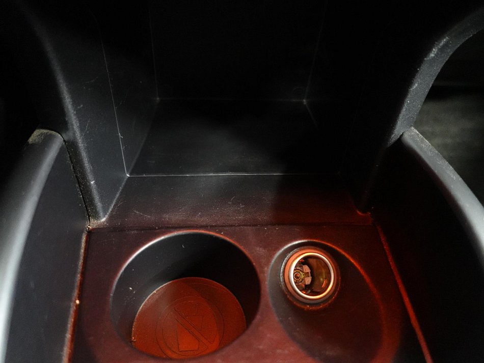 Mitsubishi Outlander 2.0 Di-D  4x4, 7míst