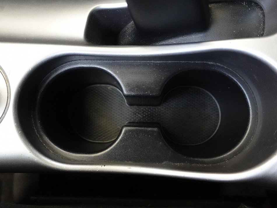 Mitsubishi Outlander 2.0 Di-D  4x4, 7míst