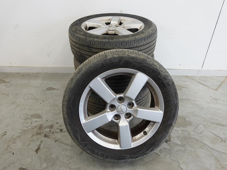 Mitsubishi Outlander 2.0 Di-D  4x4, 7míst