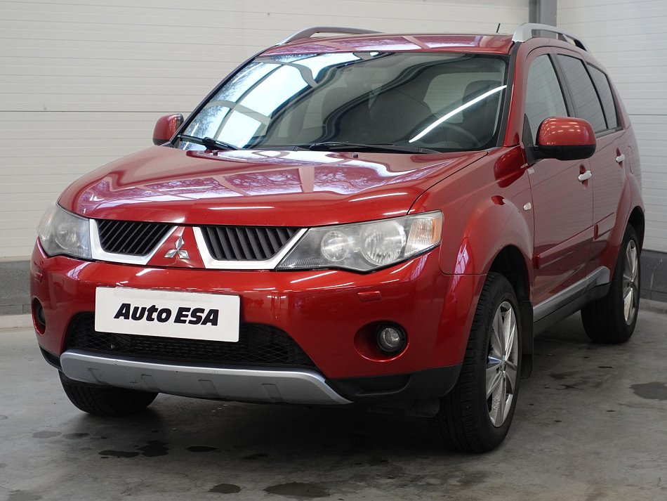 Mitsubishi Outlander 2.0 Di-D  4x4, 7míst