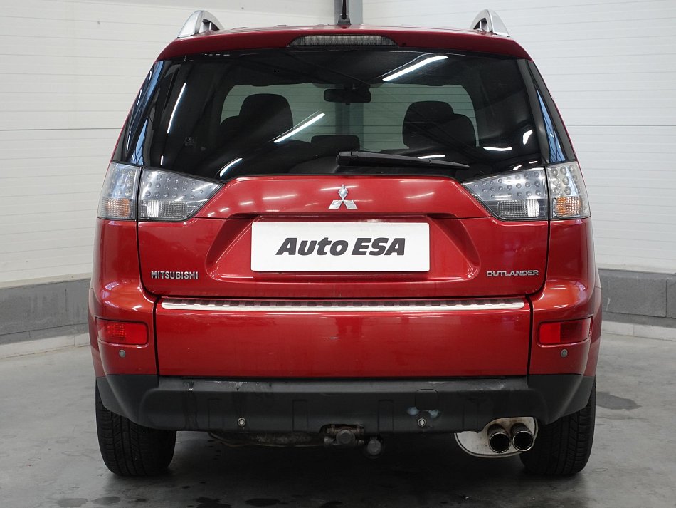 Mitsubishi Outlander 2.0 Di-D  4x4, 7míst