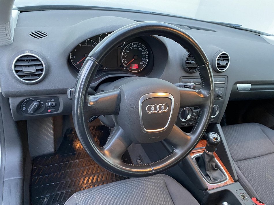 Audi A3 1.6i 