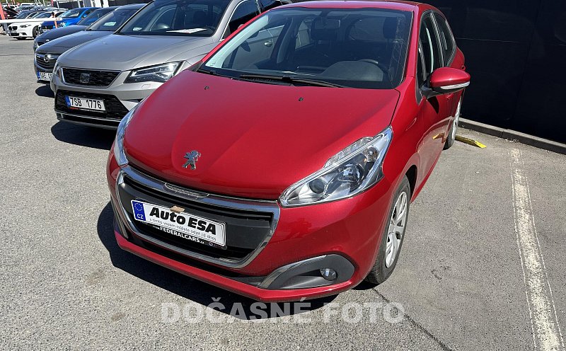 Peugeot 208 1.2i 