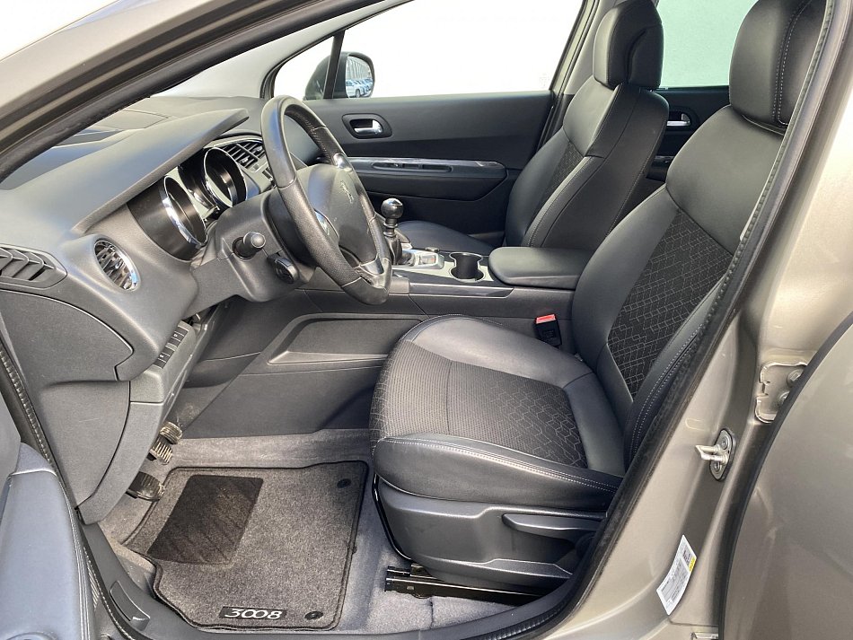 Peugeot 3008 1.2 PT Allure