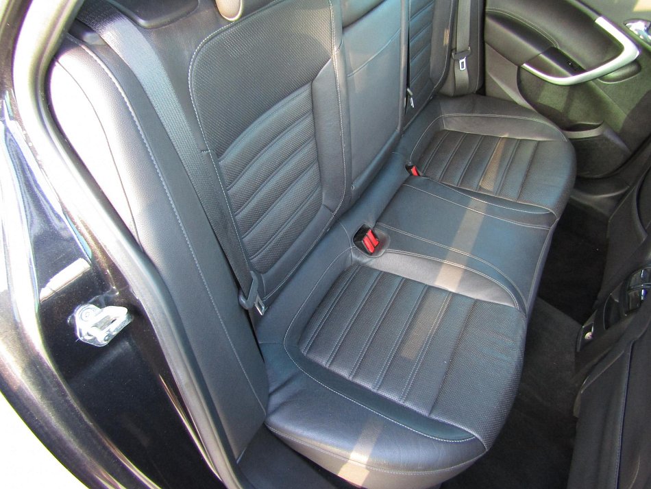 Opel Insignia 2.0CDTi 