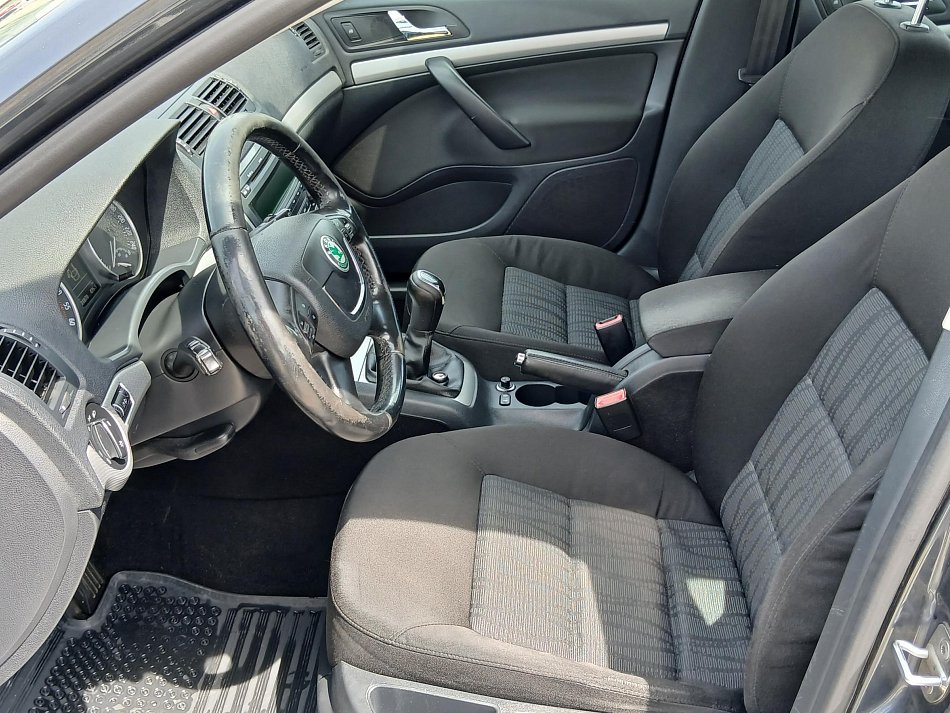 Škoda Octavia II 2.0TDi Elegance