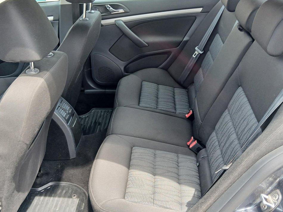 Škoda Octavia II 2.0TDi Elegance