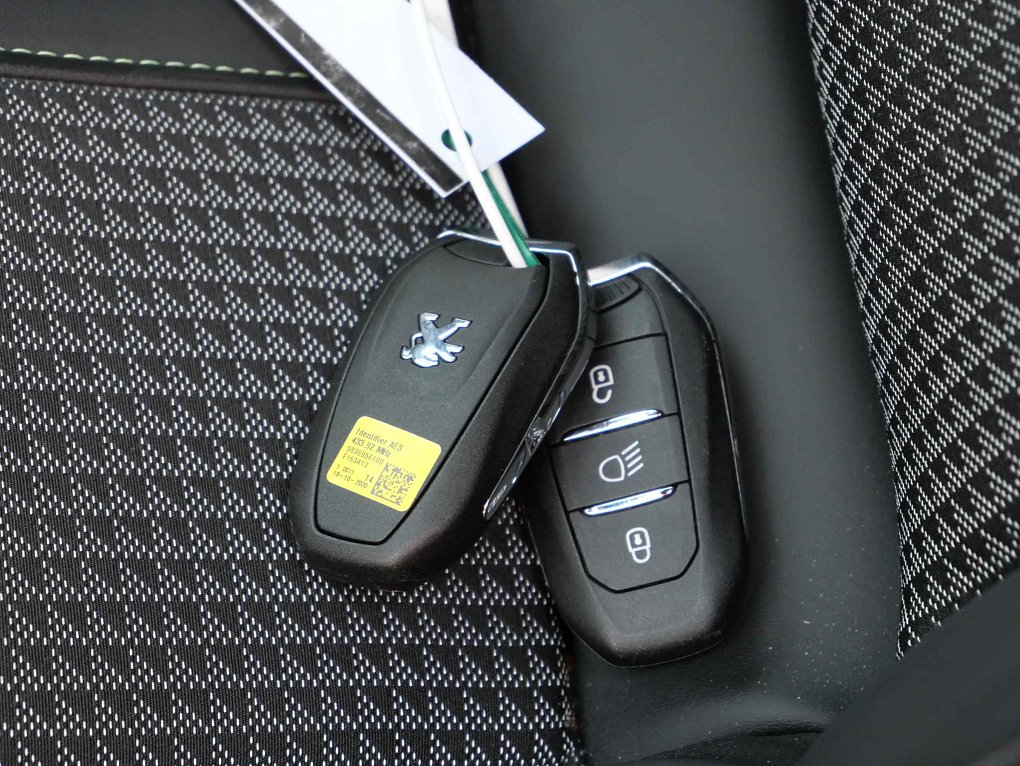 Peugeot 2008 1.2T GT