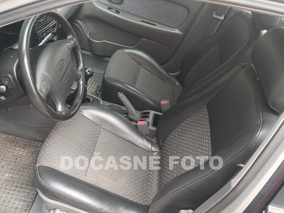 Kia Shuma 1.6i 