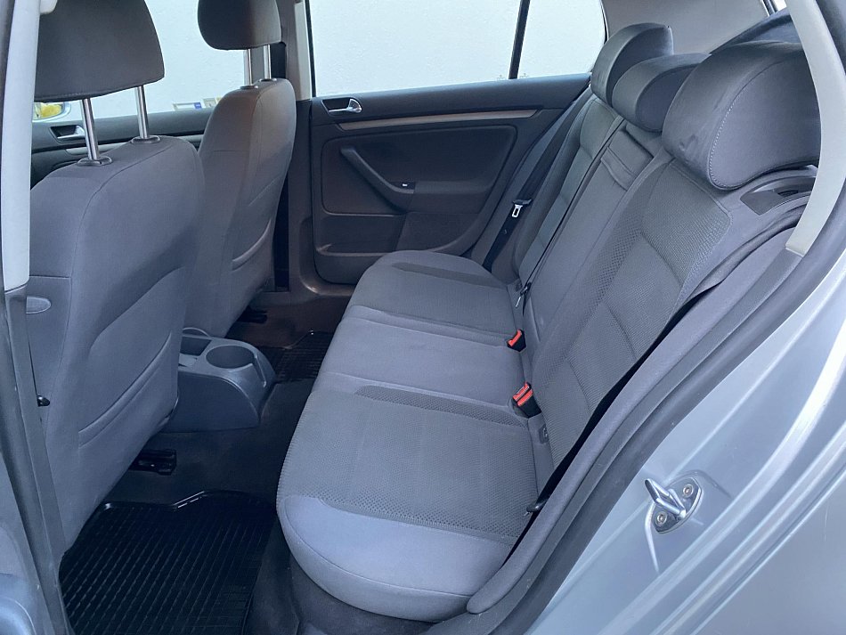 Volkswagen Golf 1.6 i 