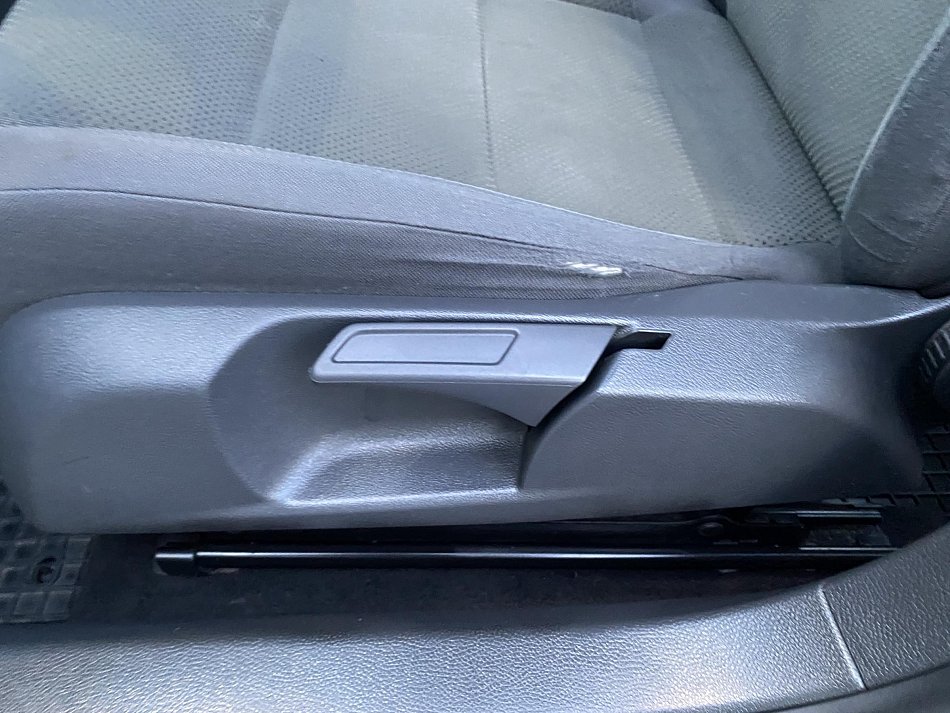 Volkswagen Golf 1.6 i 