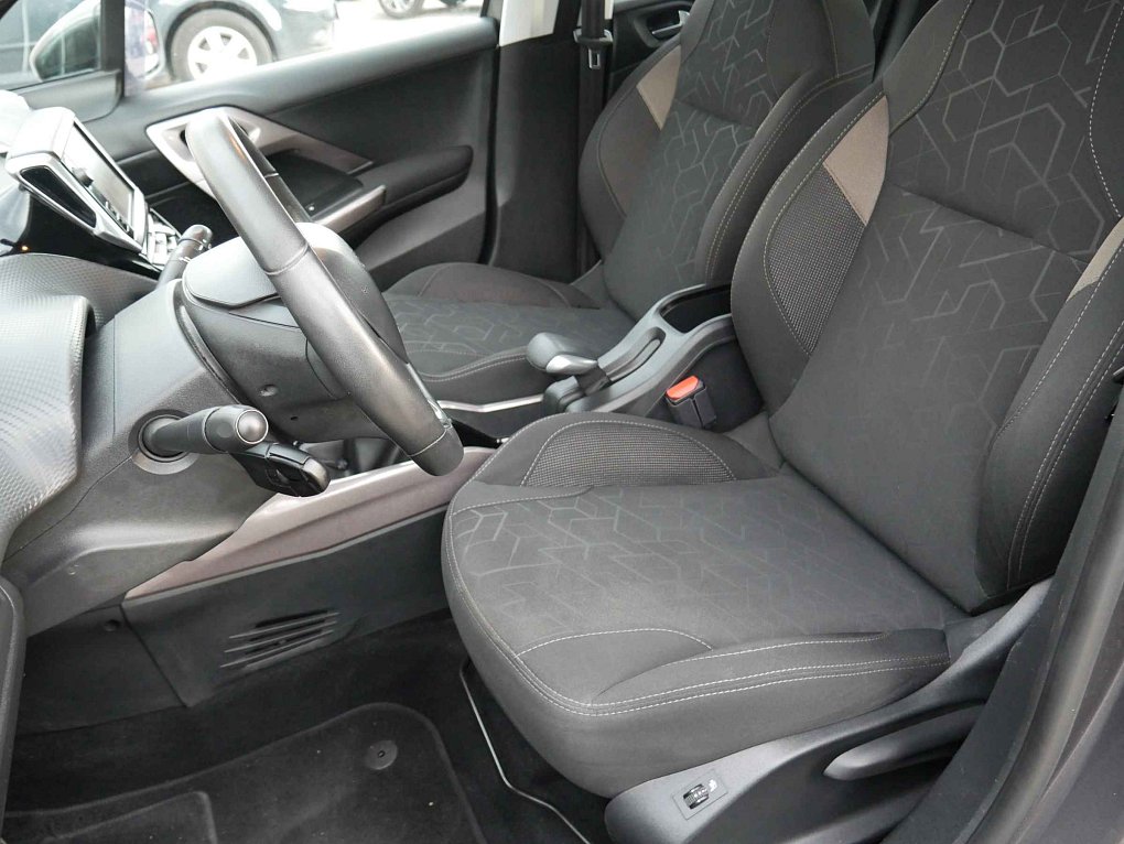 Peugeot 2008 1.2 PT 