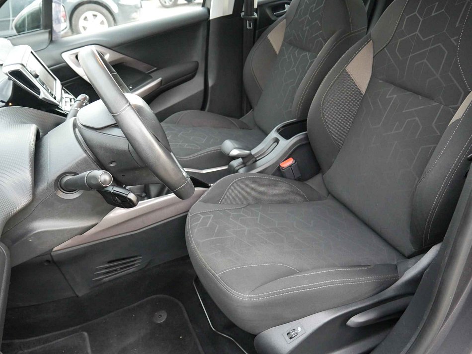 Peugeot 2008 1.2 PT 