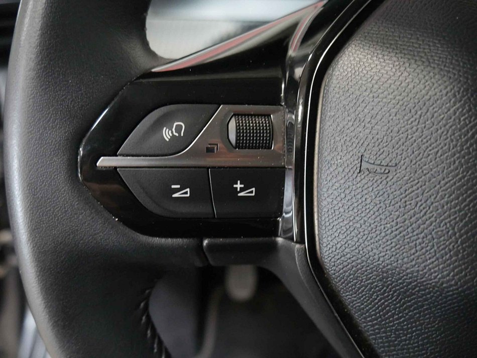 Peugeot 2008 1.2 PT 