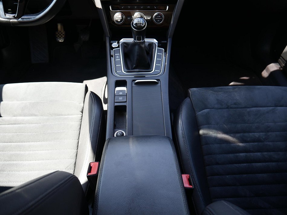 Volkswagen Passat 2.0 TDi Highline