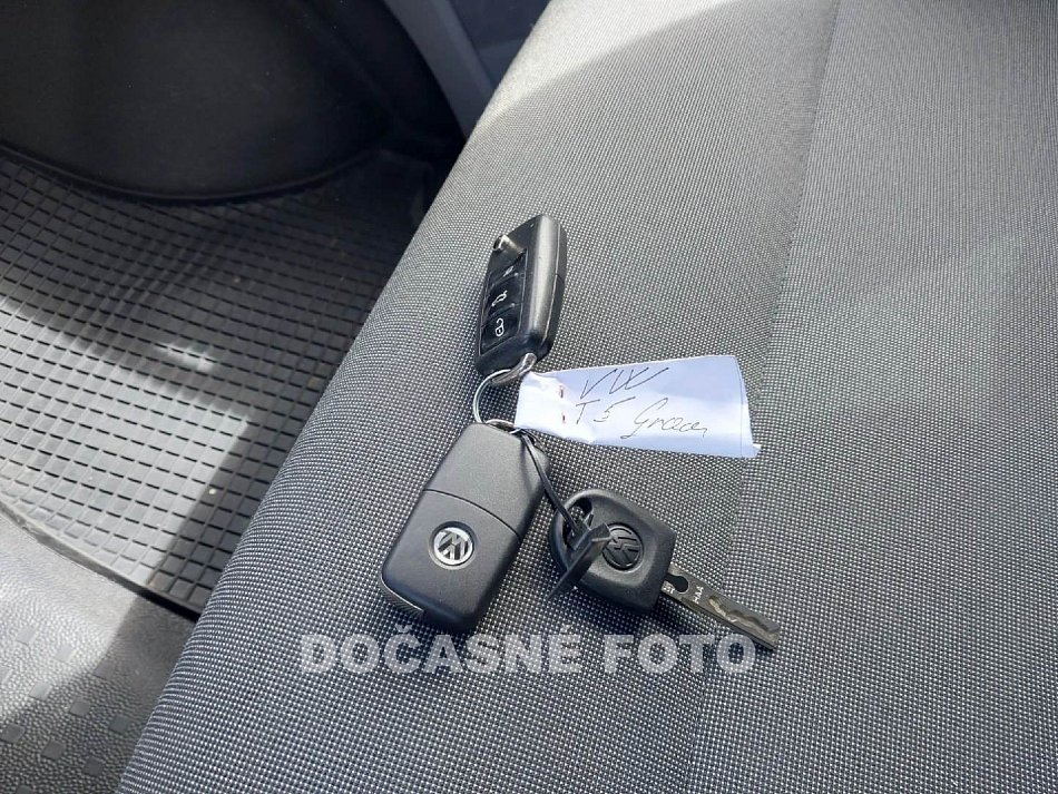 Volkswagen Transporter 2.0TDi  L2 9míst