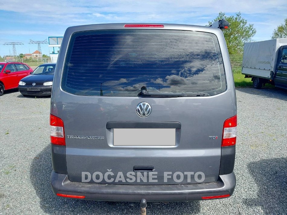 Volkswagen Transporter 2.0TDi  L2 9míst