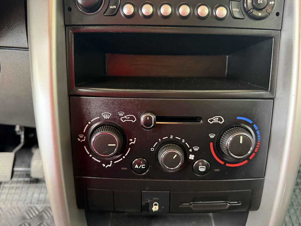 Peugeot 207 1.4i 