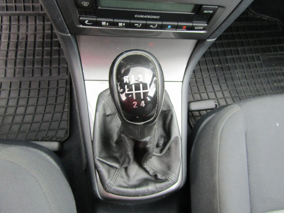 Škoda Octavia 2.0i 