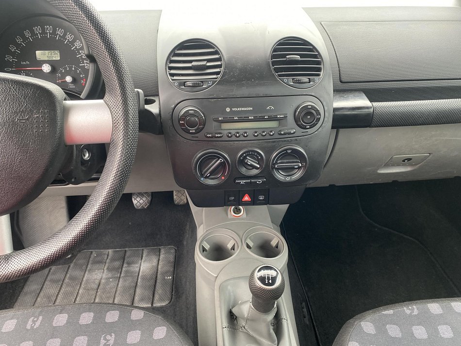 Volkswagen New Beetle 1.6i 