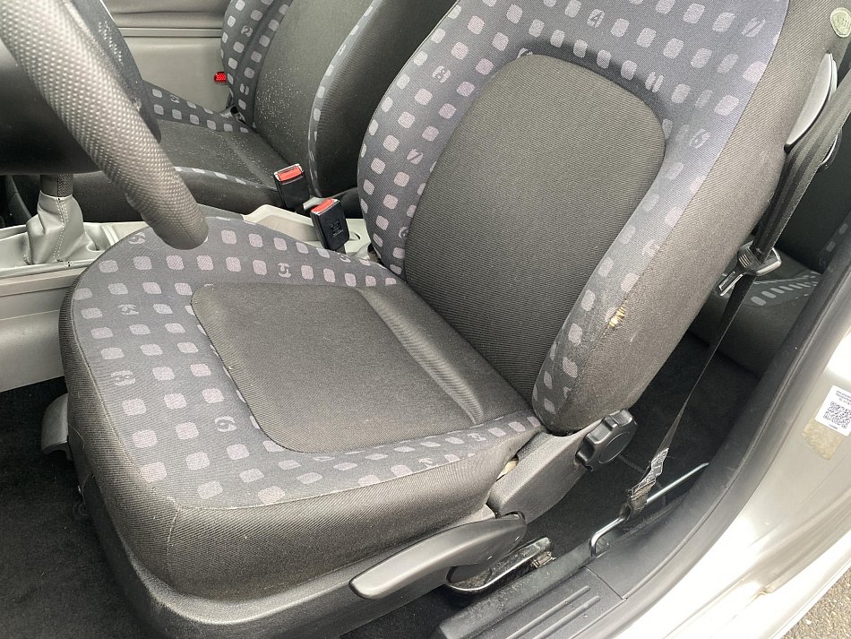 Volkswagen New Beetle 1.6i 