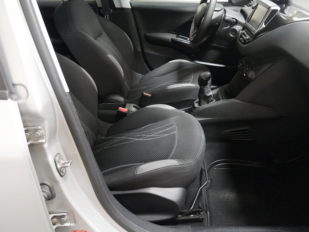 Peugeot 208 1.2PT 
