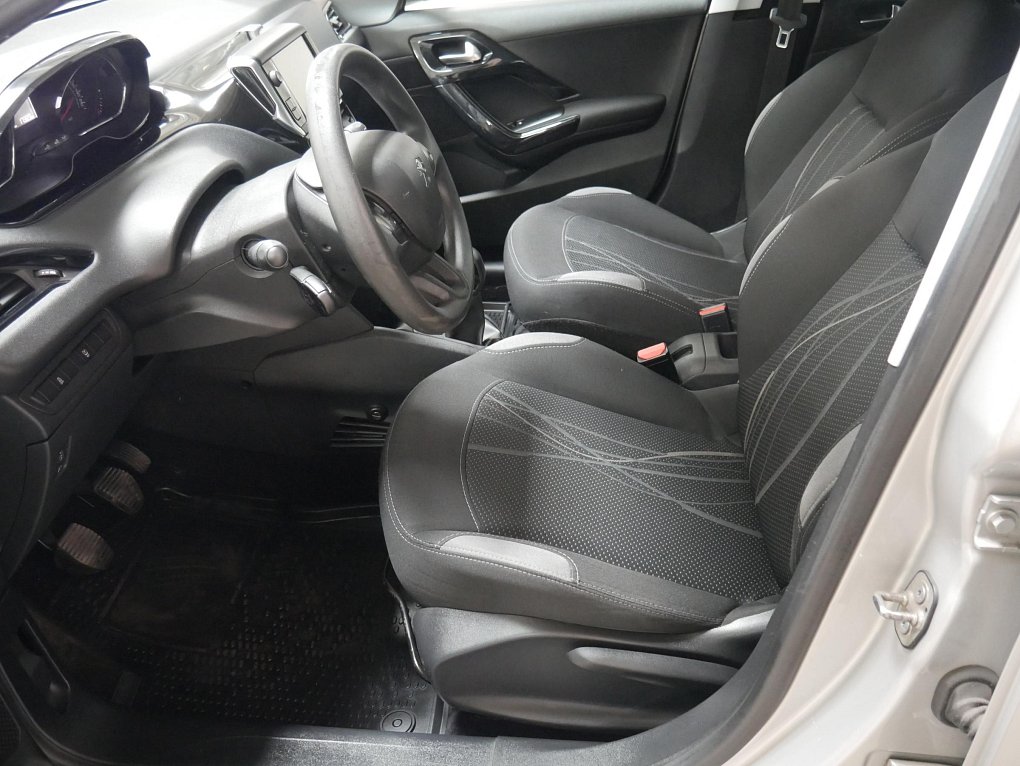 Peugeot 208 1.2PT 