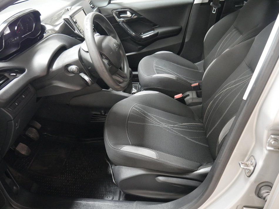 Peugeot 208 1.2PT 