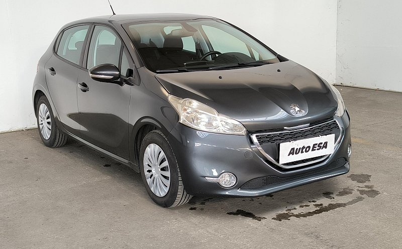Peugeot 208 1.2i 