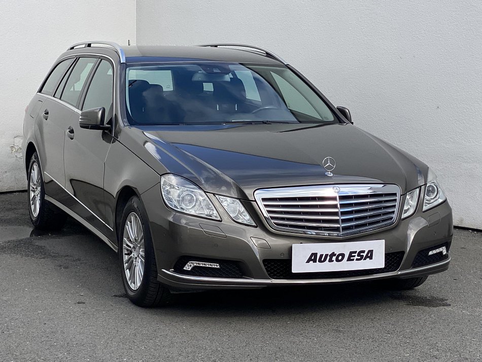 Mercedes-Benz Třída E 3.5 CGi Elegance E350