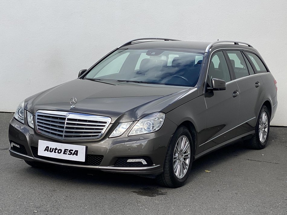 Mercedes-Benz Třída E 3.5 CGi Elegance E350