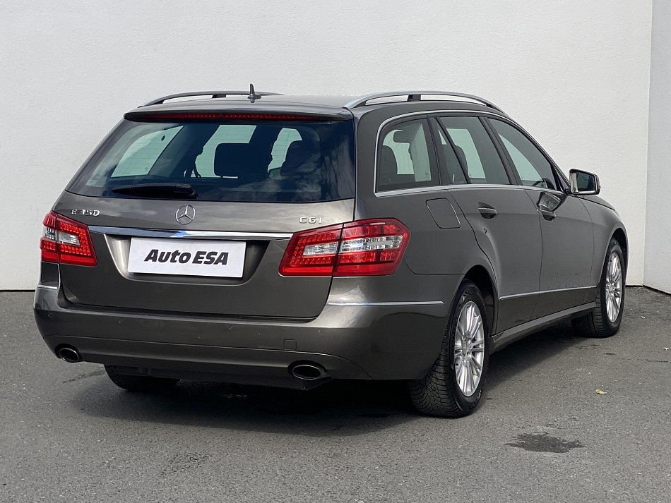 Mercedes-Benz Třída E 3.5 CGi Elegance E350