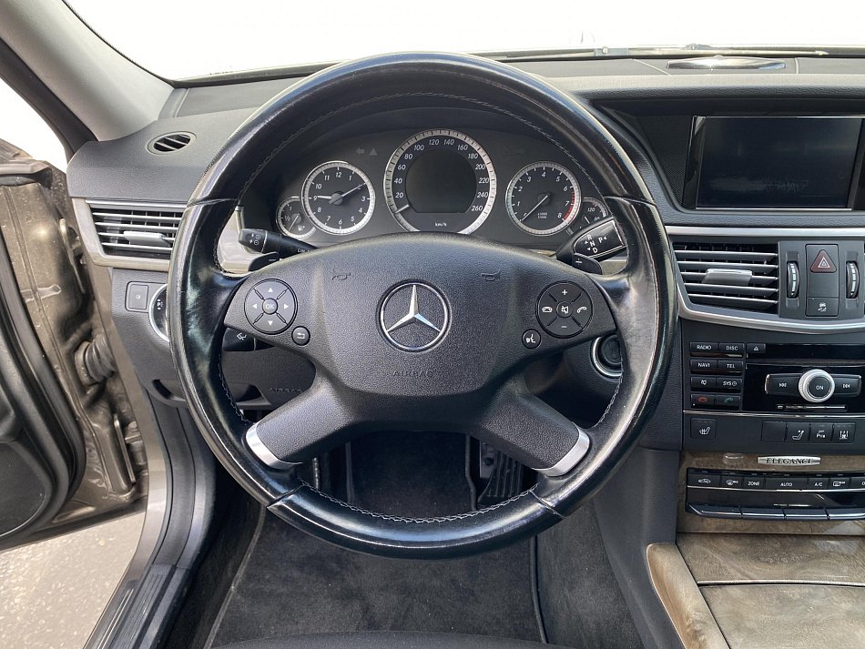 Mercedes-Benz Třída E 3.5 CGi Elegance E350