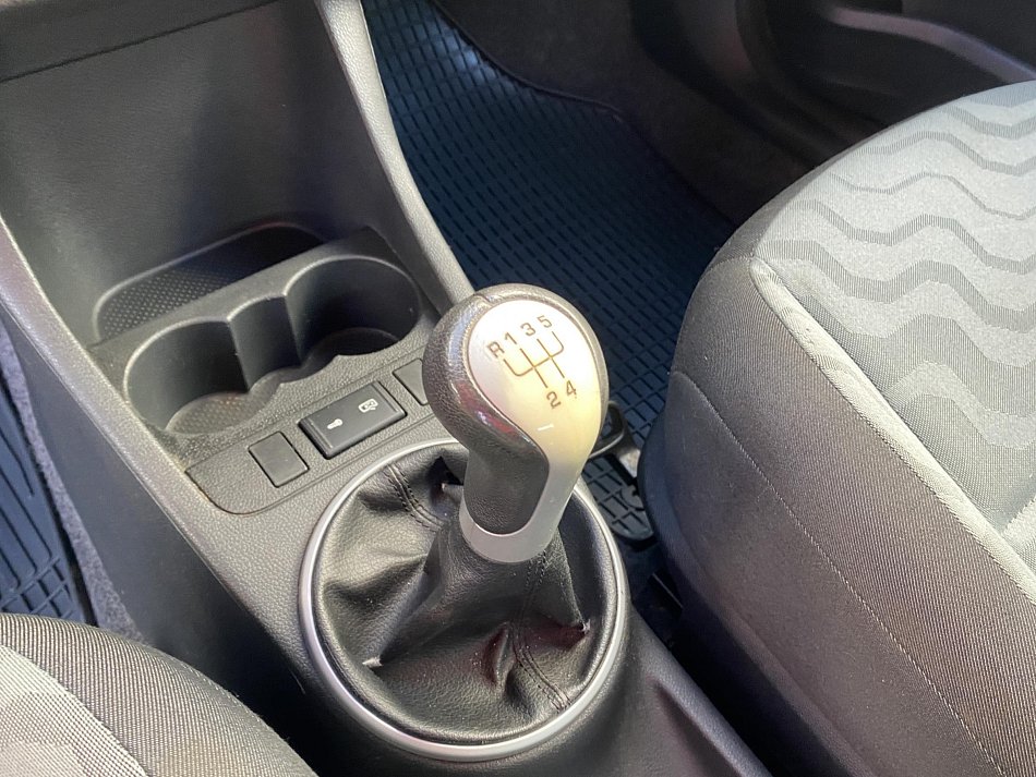 Škoda Fabia II 1.4i 16V Ambiente